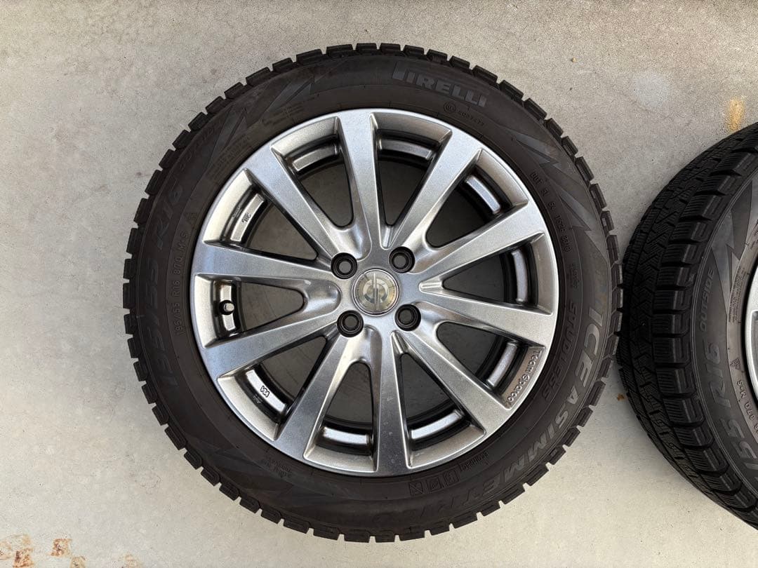 ラージャン様195/55 R16 スタッドレスタイヤ ホイールセット