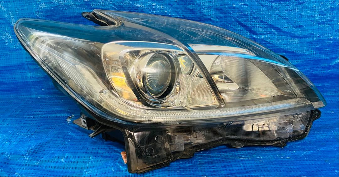 プリウス ZVW30 後期 純正 HID ヘッドライト 左右セット 動作確認済み