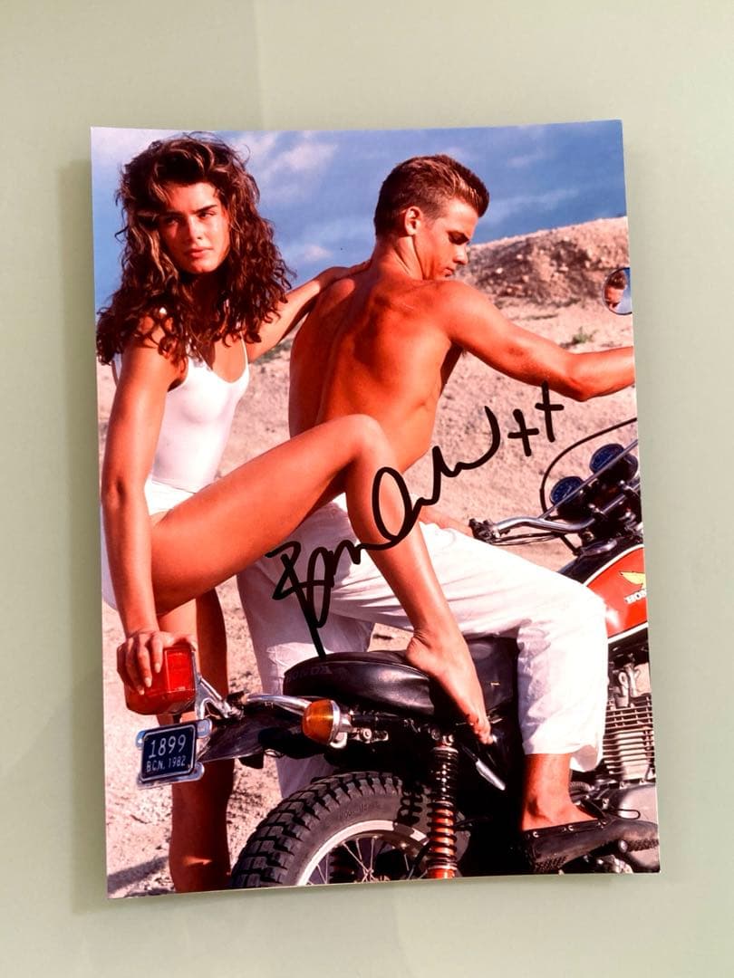 ブルックシールズ直筆サイン入り2Lサイズ写真…