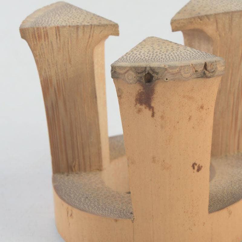 茶道具　五徳形　竹蓋置　在銘　共箱　V　9870