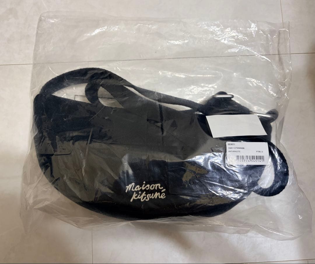 【美品】Maison Kitsuné ダブル ボールド フォックスヘッド バッグ