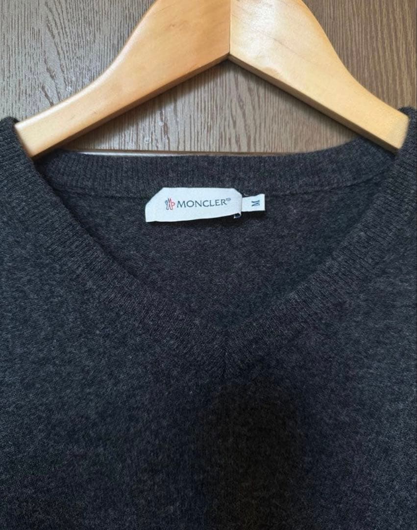 V*.様 正規品 MONCLER モンクレール ニット Vネック M メンズ