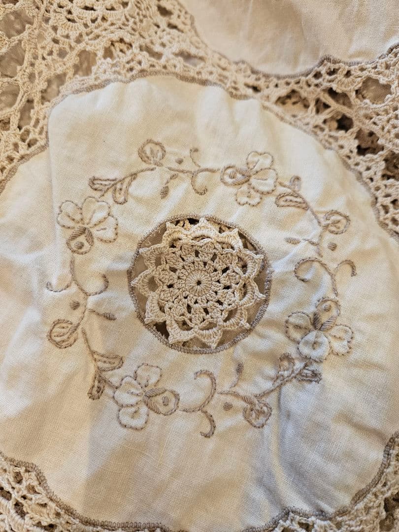 希少　フランスアンティーク？　大判　レース　アンティーク　刺繍