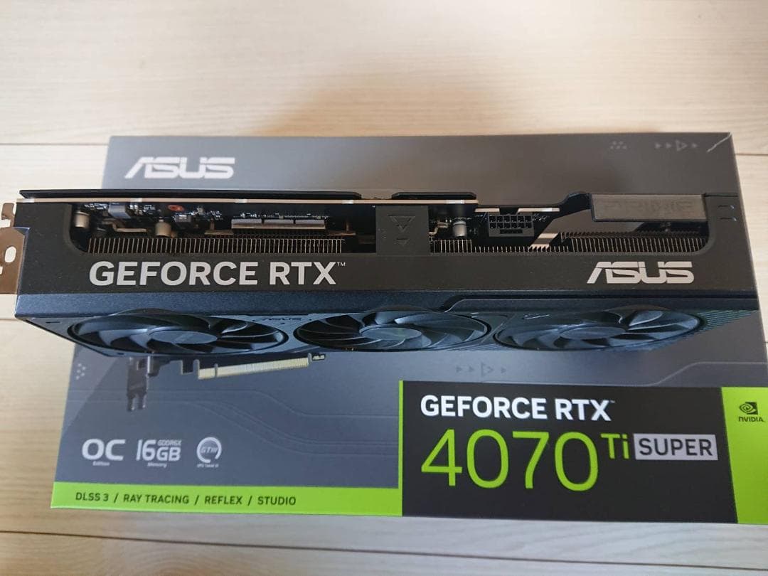 グラフィックボード・グラボ・ビデオカード ASUS GEFORCE RTX 4070Ti SUPER 16GB