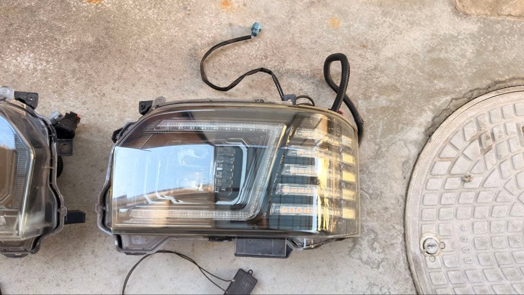 ハイエース ヘッドライト