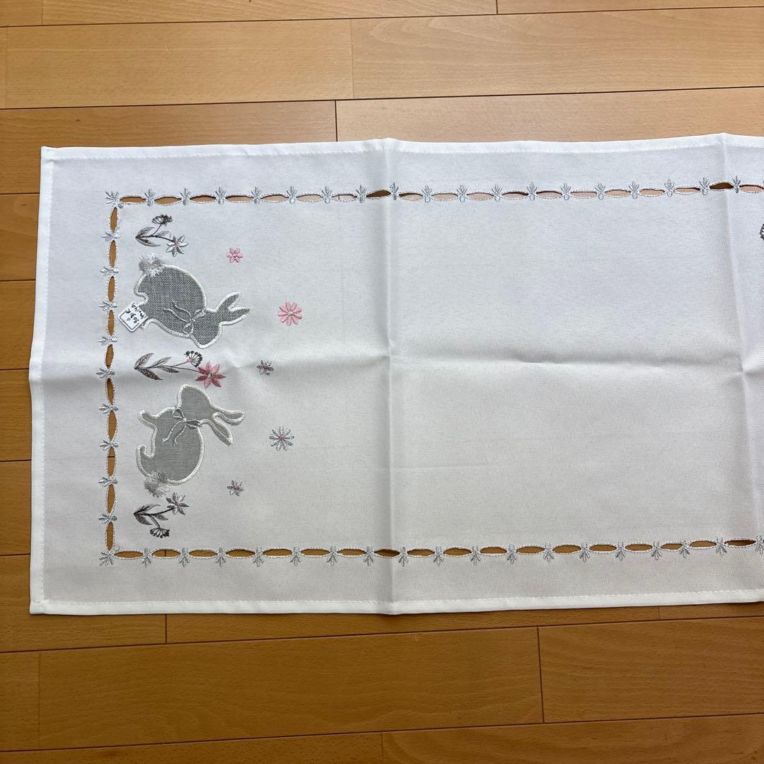 新品未使用品　フランス　テーブルクロス　うさぎ　Pâques イースター