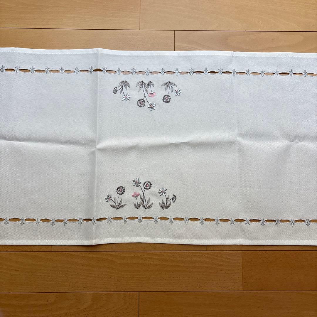 新品未使用品　フランス　テーブルクロス　うさぎ　Pâques イースター