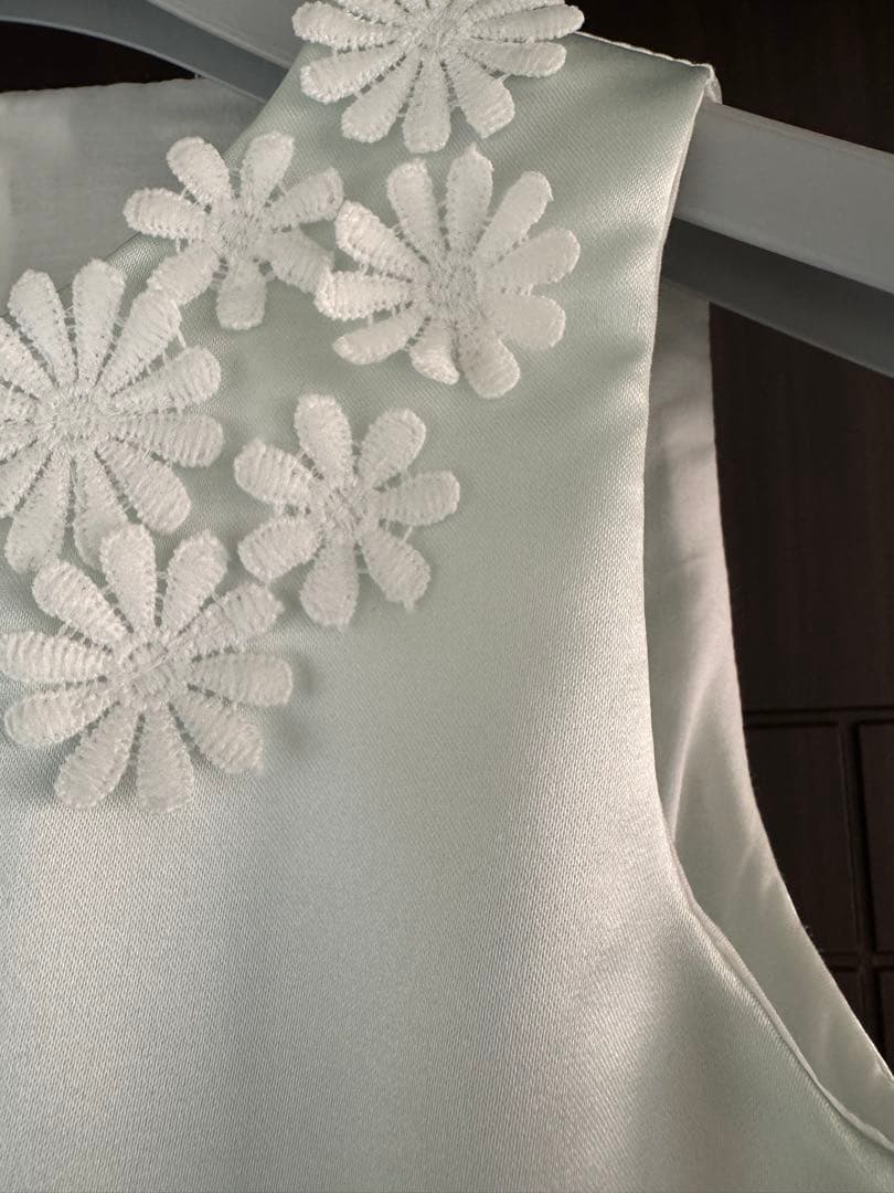 ミントグリーン 花刺繍 リボンドレス　7歳