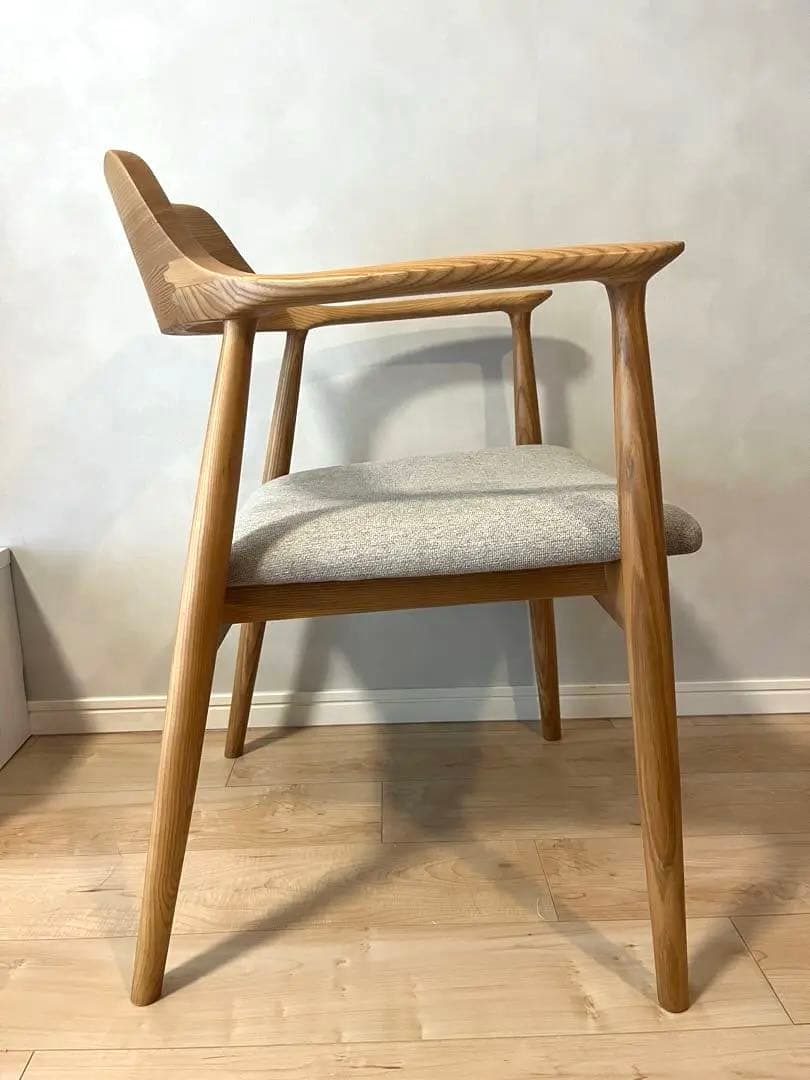 ダイニングチェア 肘付き 木製 無垢材 (ナチュラル／ライトオークル)