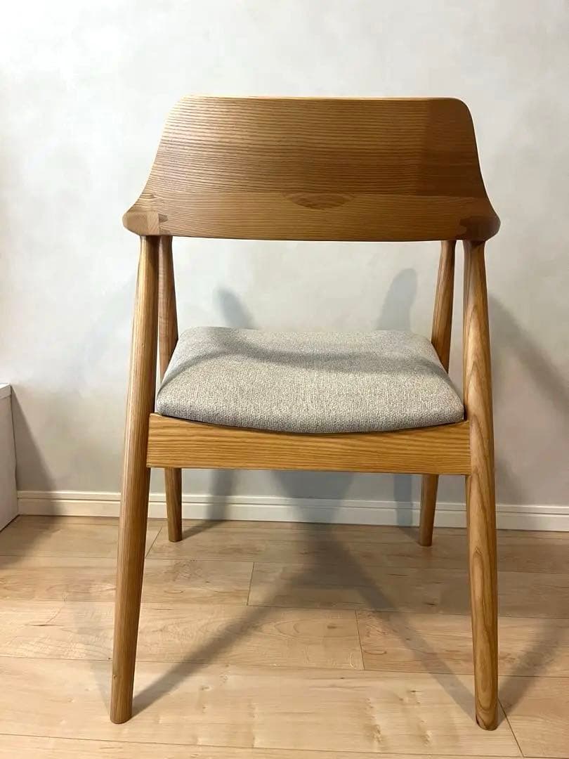 ダイニングチェア 肘付き 木製 無垢材 (ナチュラル／ライトオークル)