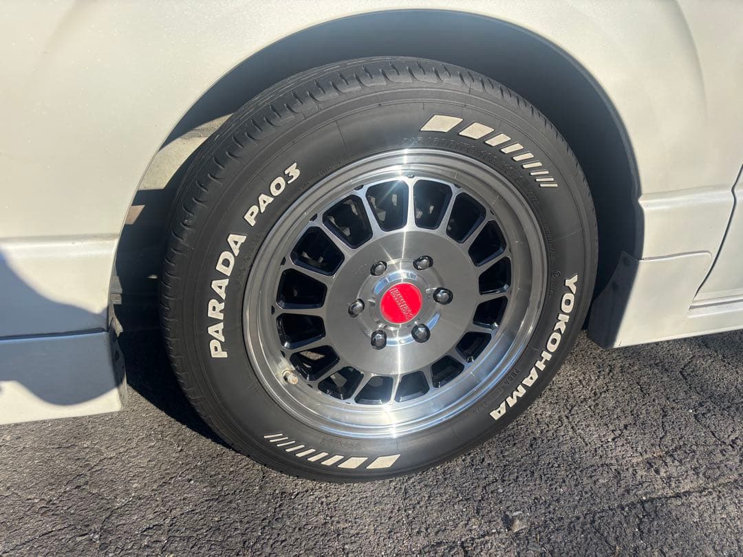 ハイエース　ESSEX ホイール　ヨコハマパラダPA03セット