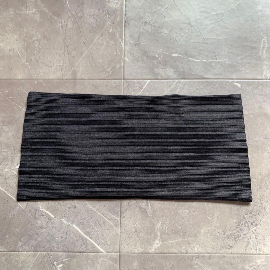 プリーツプリーズ　イッセイミヤケ　ネックウォーマー　　オーチューブ グレー美品