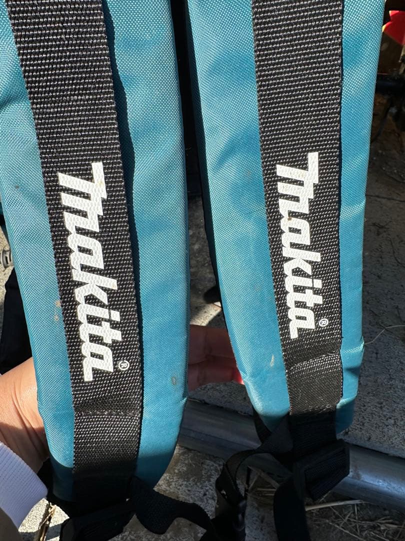 マキタ　噴霧器　充電式20L 18V