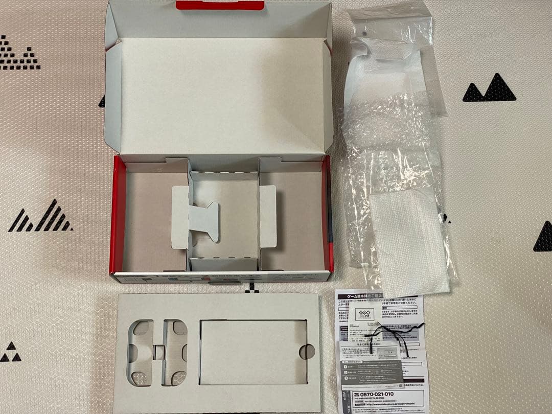 Nintendo Switch 本体 箱説 完品128GB SDオマケ多数