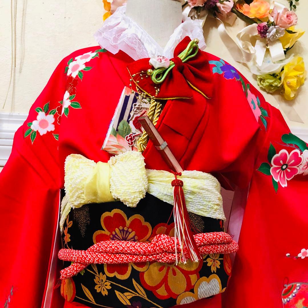 七五三七歳未使用着物‼️人気赤地暈し⭐︎御所車手毬花々煌びやか際立つ⭐︎安心フルセット