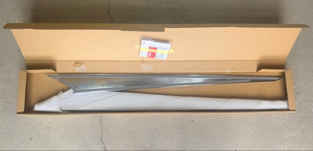 アルファード　ヴェルファイア　モデリスタドアガーニッシュ　左右