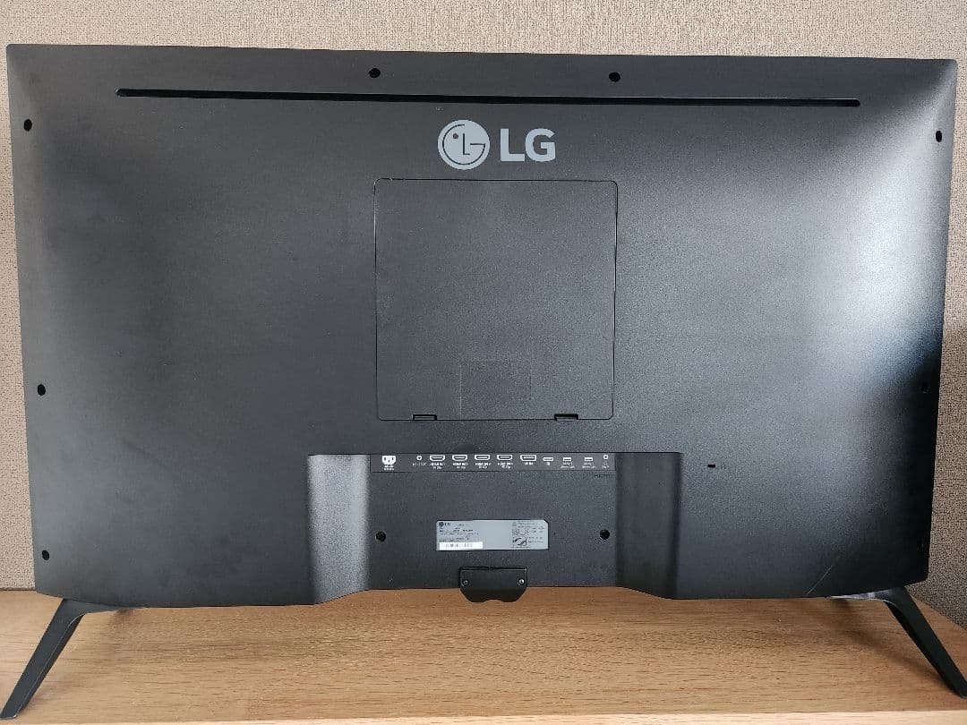 モニター4K対応42.5インチIPS LG 43UN700T-B