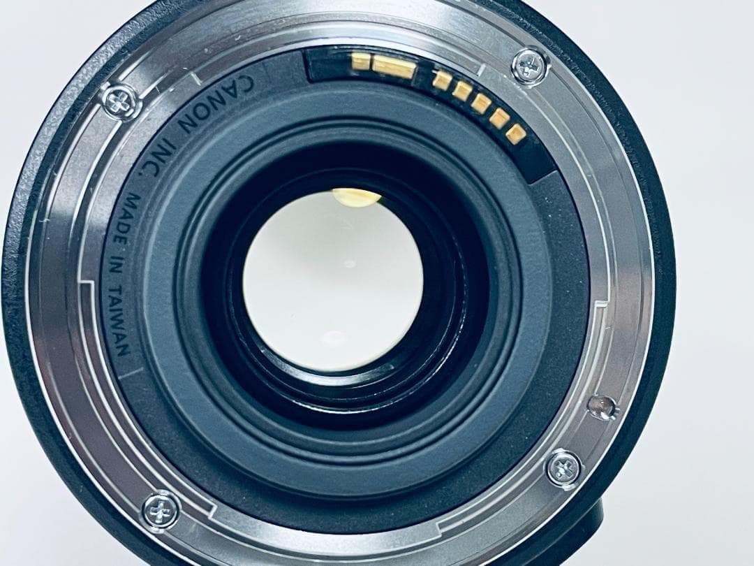 美品✨Canon キヤノン EF-S 18-135mm F3.5-5.6 IS