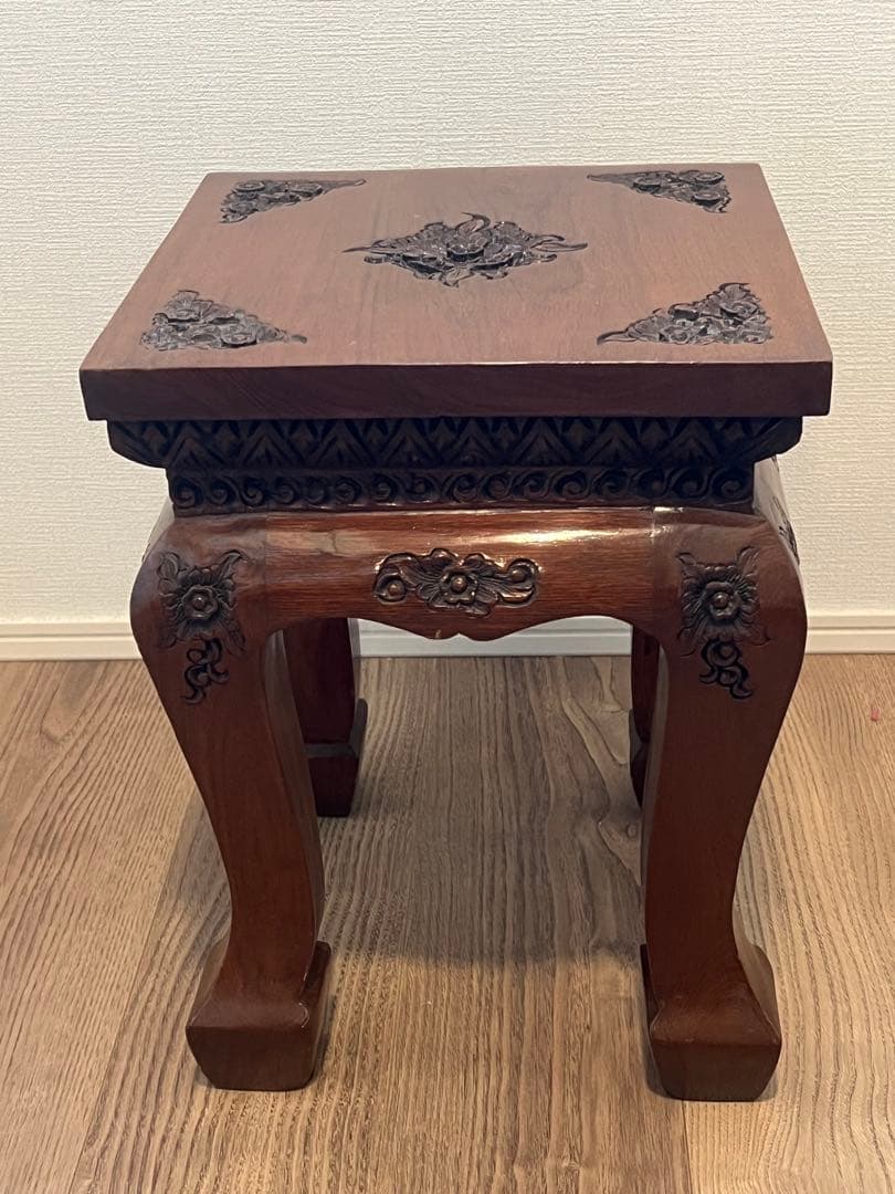 アンティーク置物　花台など