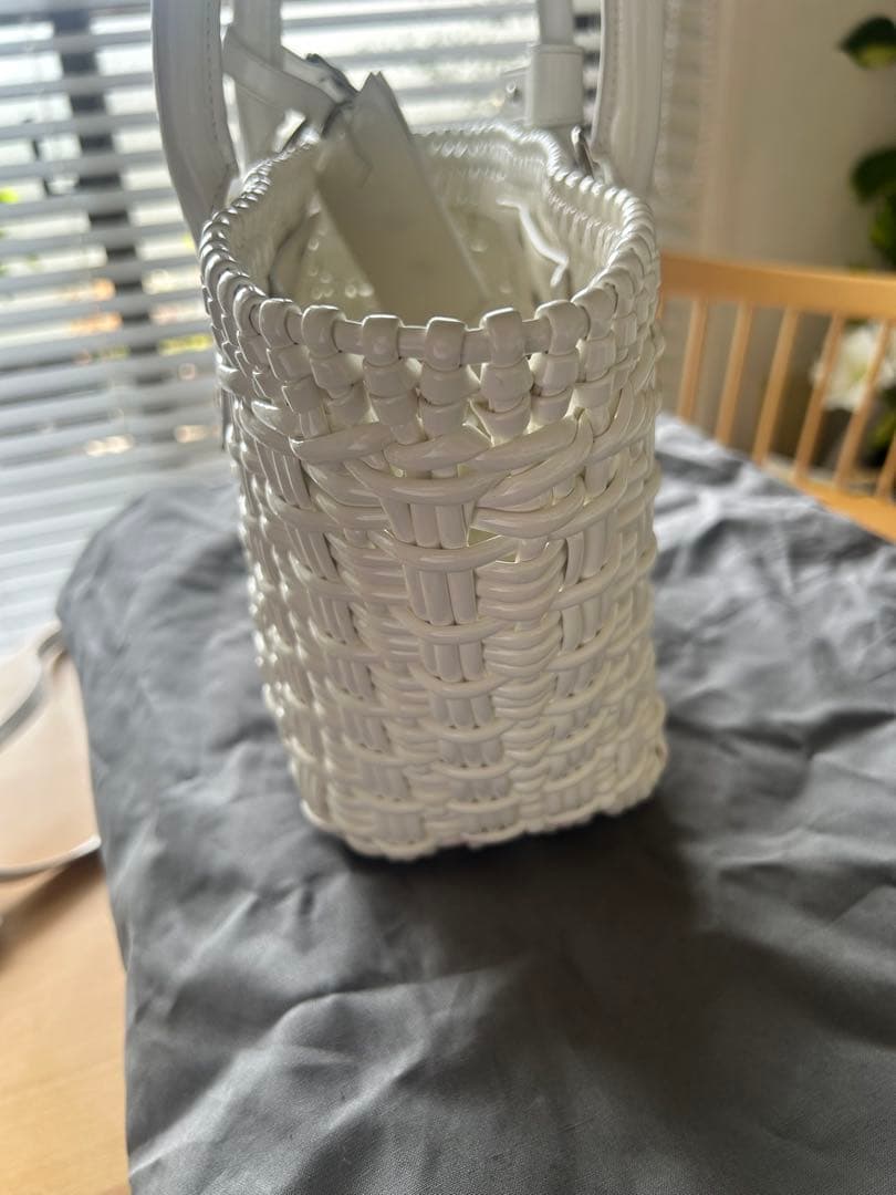 BALENCIAGA バレンシアガ　ビストロXS カゴバッグ　ホワイト