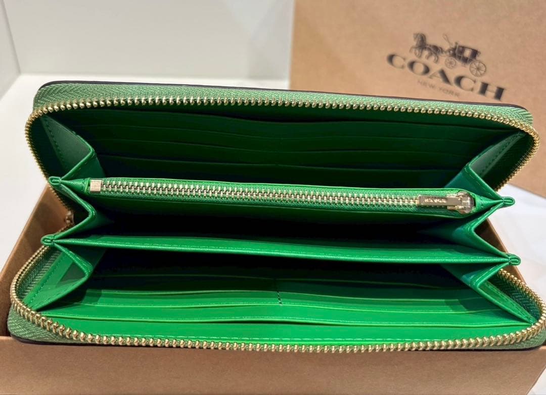COACH グリーン c4452 長財布 ストラップ付き
