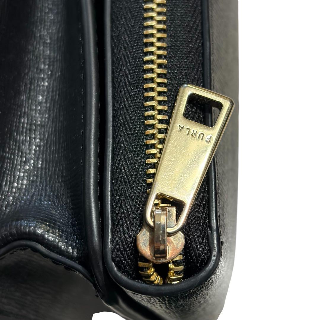 【極美品】フルラ ウォレットショルダーバッグ レザー 現行ロゴ　黒 リーヴァ