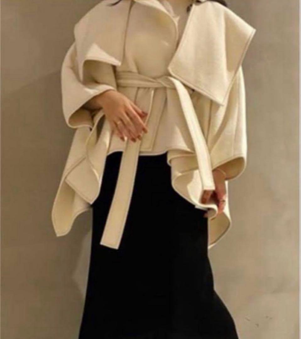 早割り！SNIDEL✩.*˚極美品✩.*˚新木優子 ポンチョ コート ホワイト