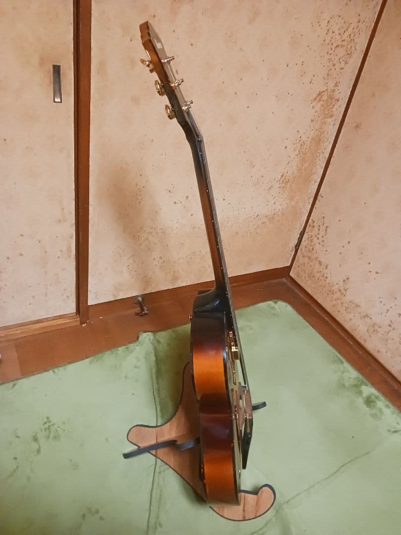 IbanezのAFC71のフルアコースティックギター
