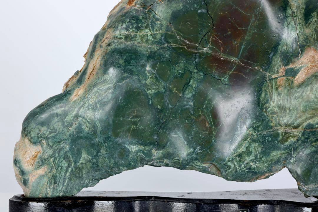 佐渡産 碧玉 五色石 緑玉石 緑石 鑑賞石15.4kg 台座付 水石 盆景 原石