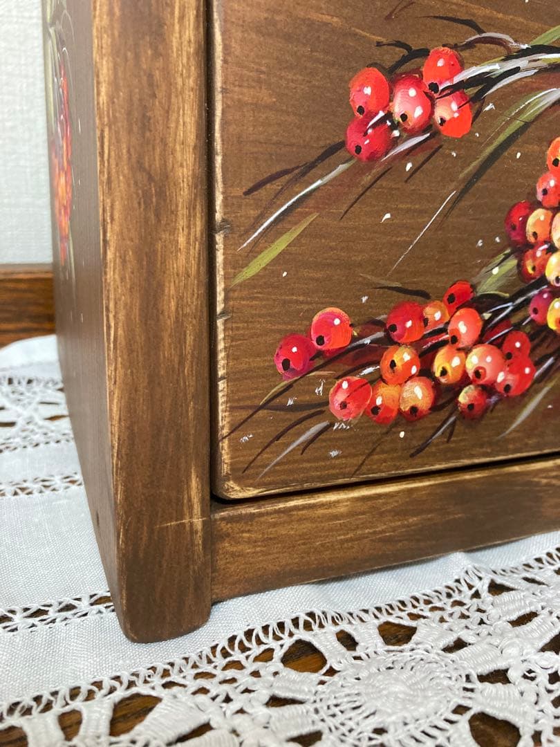 ロシア雑貨☆『ナナカマド』木製収納box ガリーナ作 マトリョーシカ リャビーナ