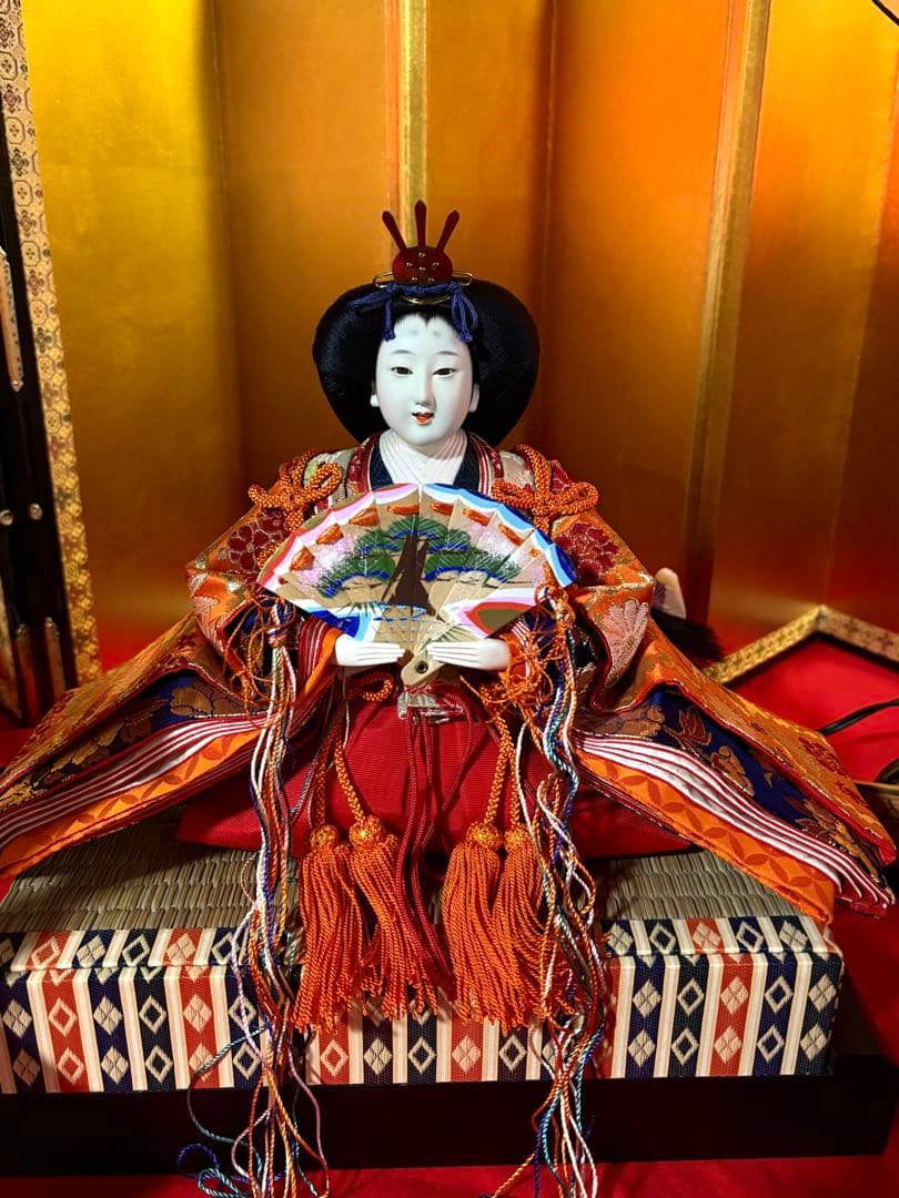 親王飾り、雛人形、写真の飾り物一式。40年前購入の品。美品