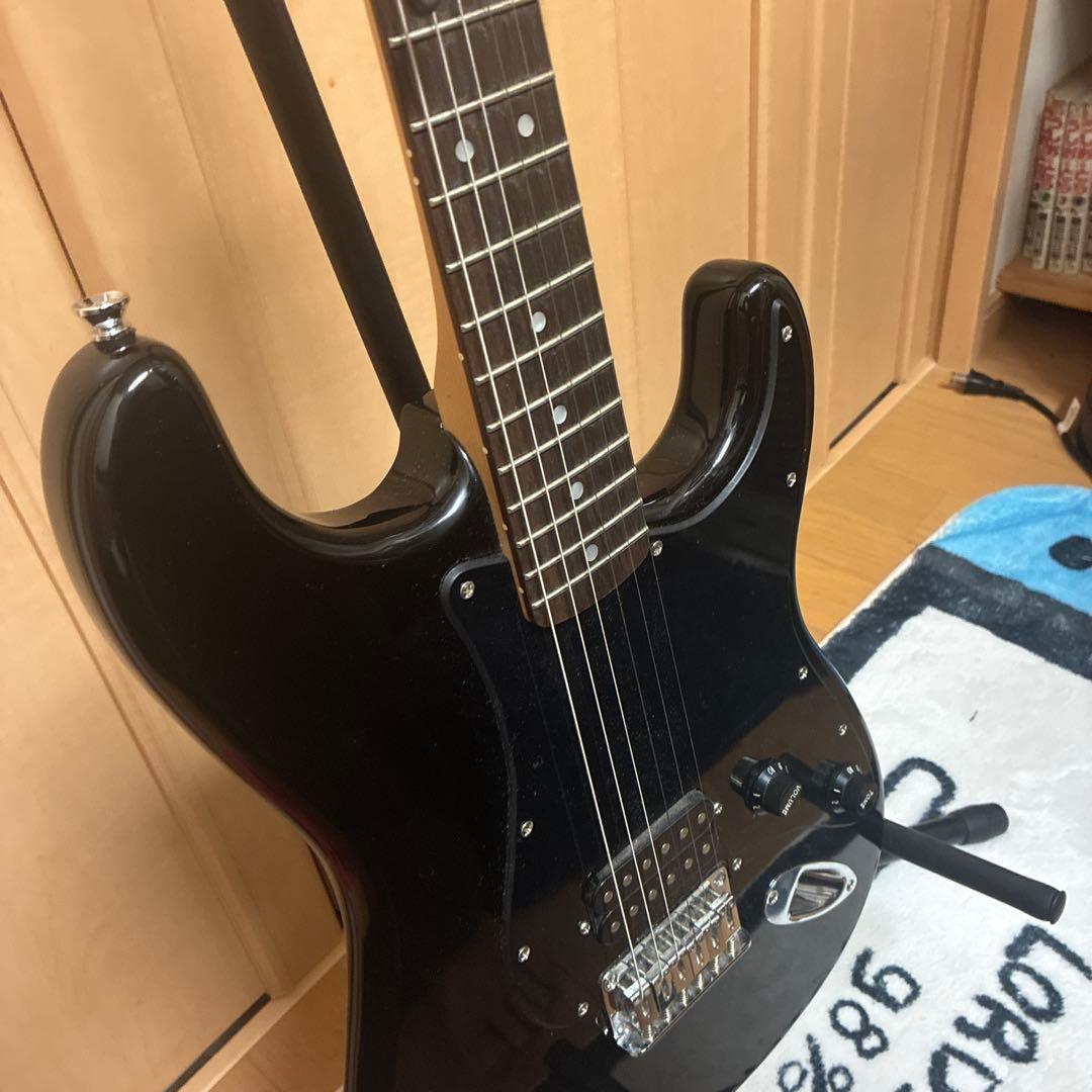 Squier Stratocaster ブラック