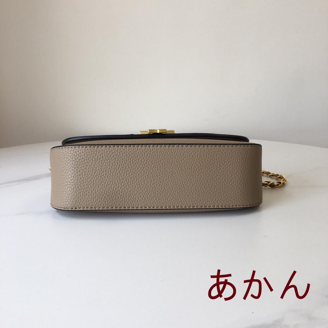 トリーバーチ ショルダーバッググレージュ