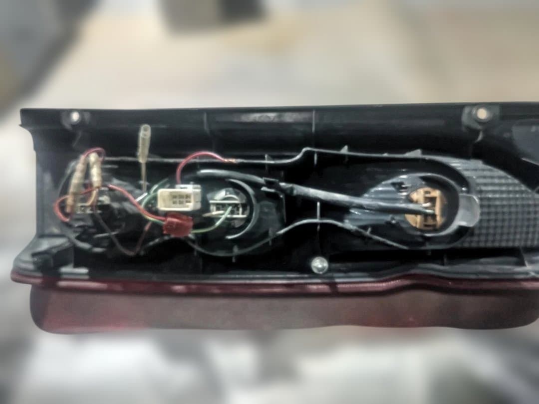 ハイエース200系3型DX純正テールランプ中古ベースグラデーションスモーク