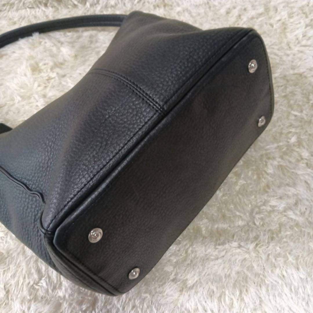 GINZA  銀座かねまつ　ワンショルダーバッグ メタルプレート付　黒 レザー革