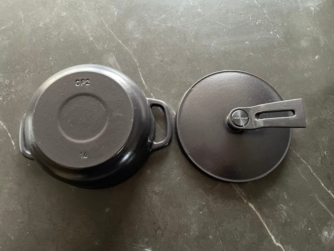 バーミキュラ　オーブンポット2 ミニ（14cm）& マグネットトリベット