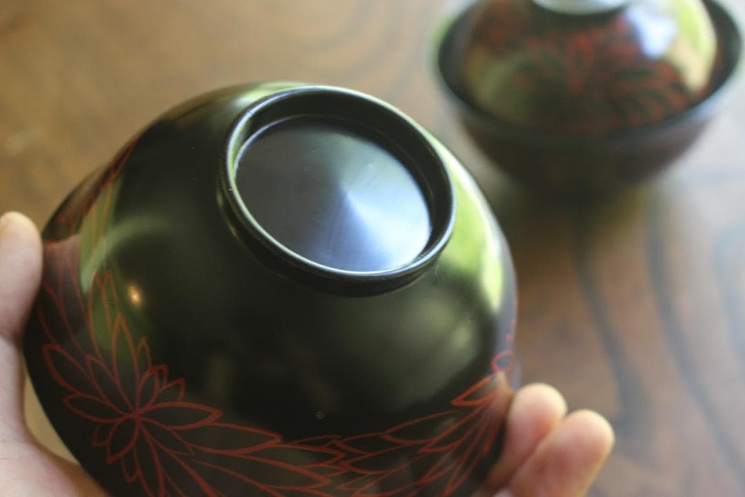 極小傷有！時代黒漆に風情ある朱漆菊文の映えるお椀2点（検輪島塗懐石椀蒔絵椀