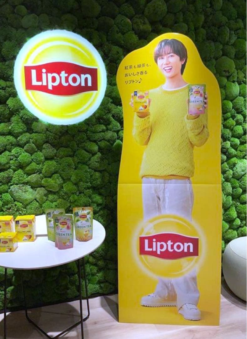  Man 阿部亮平　リプトン等身大パネル