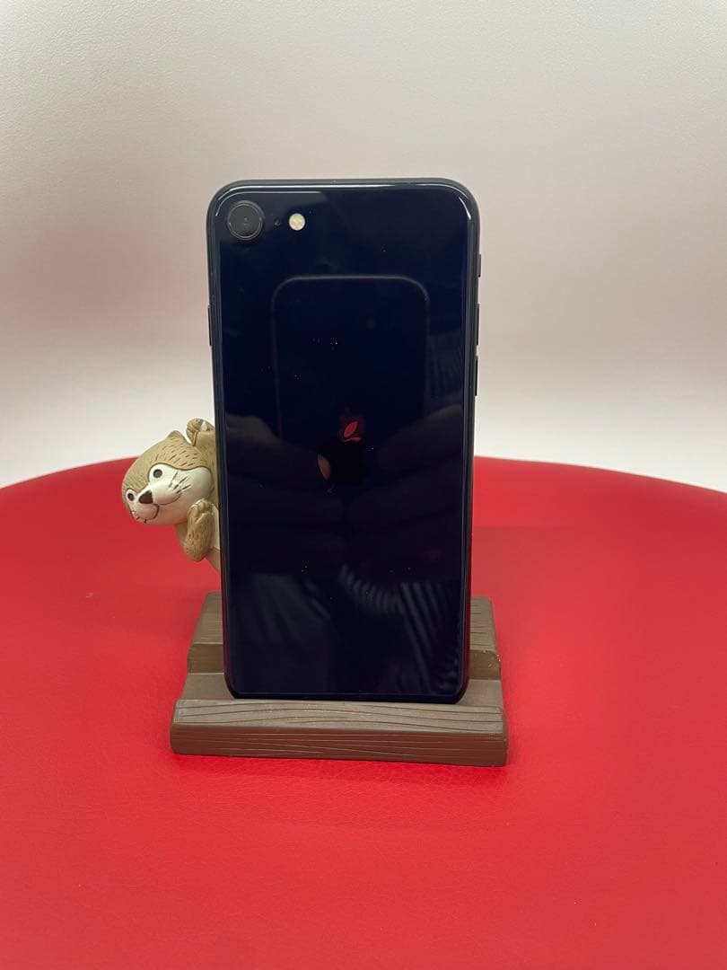 Apple iPhone SE (第3世代) 64GB ブラック 本体