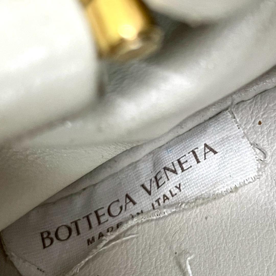 美品　BOTTEGA VENETA　ボッテガ　パイソン　クラッチバック