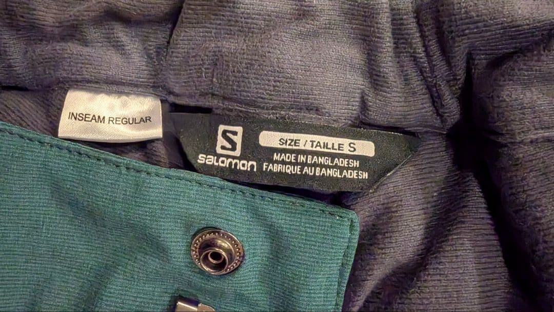 値下げしましたSalomon スキーウェア 海外サイズS（日本サイズM)