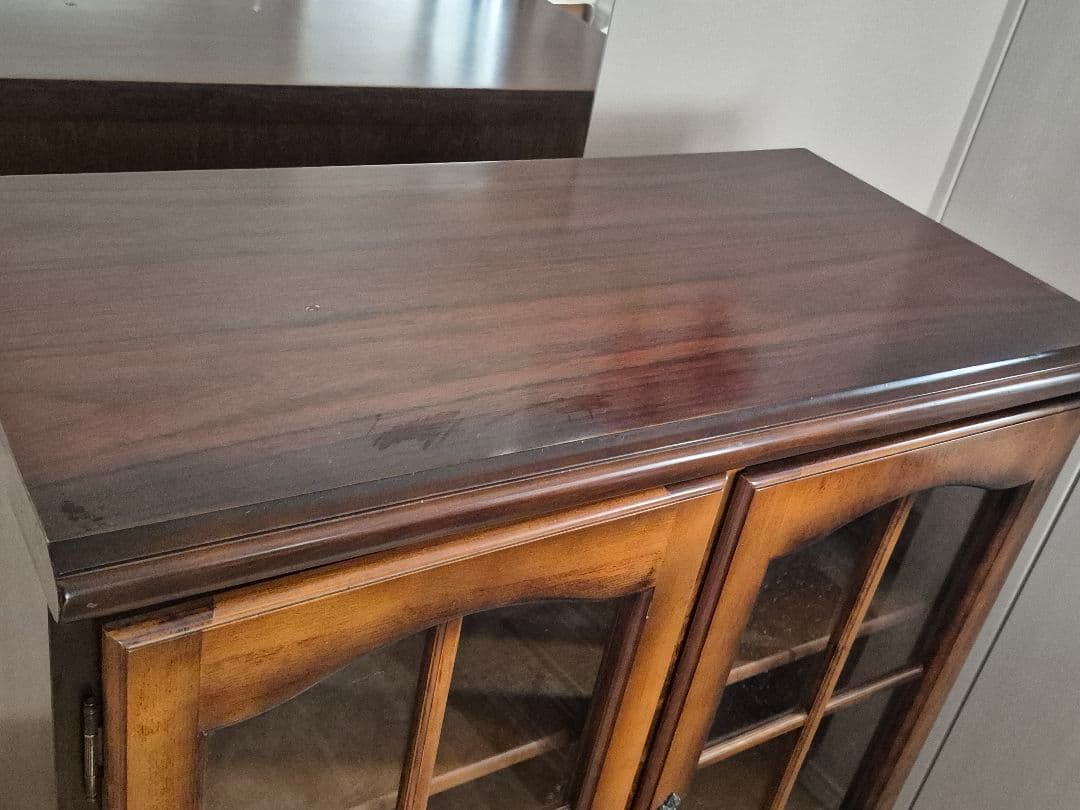 カリモク アンティーク コロニアルサイドボード ガラス扉 2引き出し付き