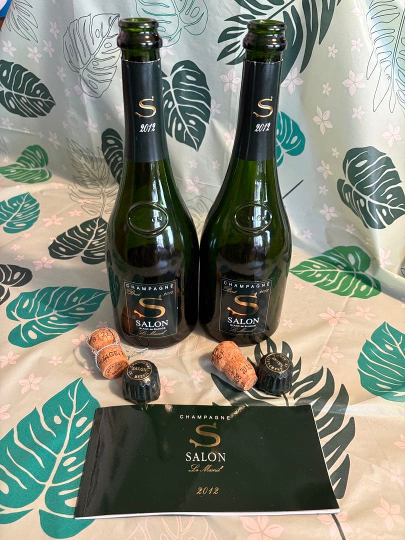 高級シャンパン・サロン2012の空き瓶２本➕３本用専用木箱のセット。