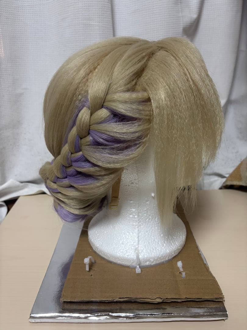 ヴィル・シェーンハイト 寮服 / コスプレウィッグ