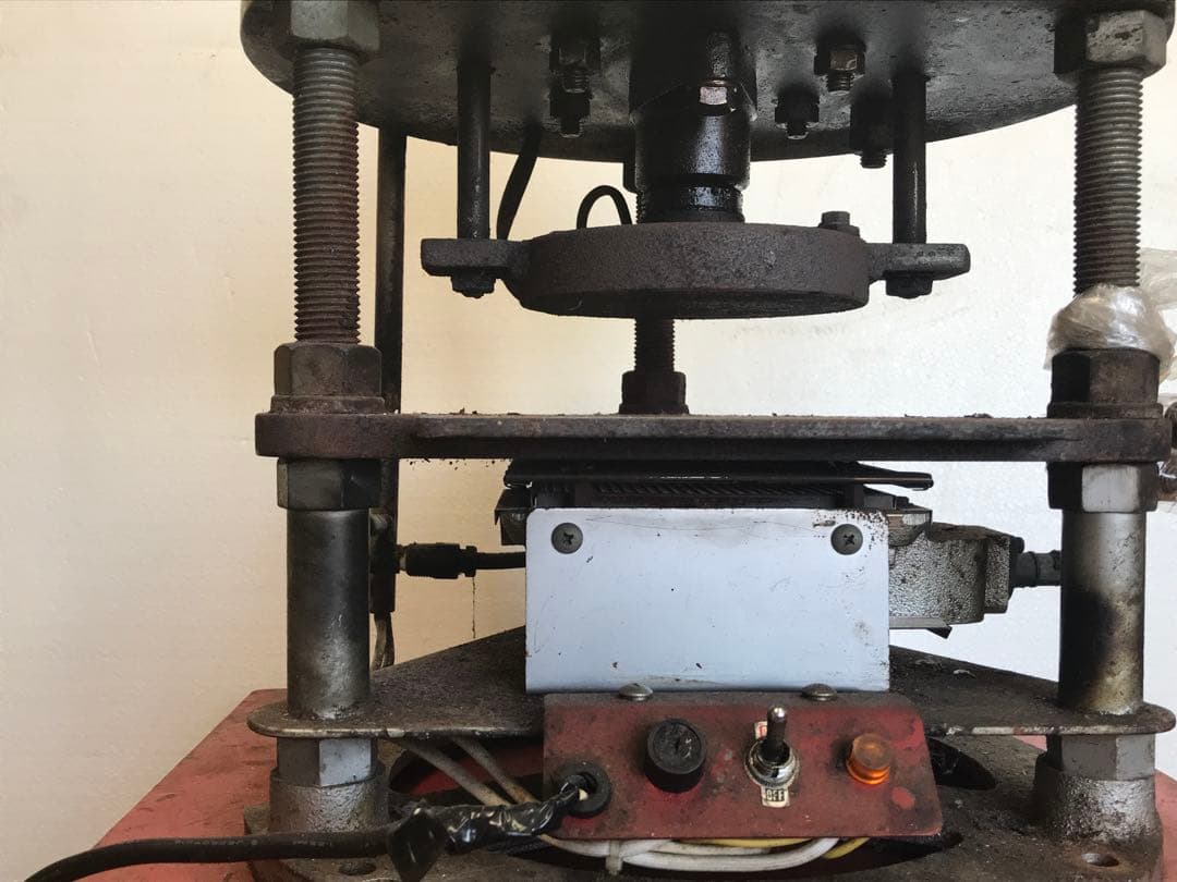 ぽんせんべい加工機械