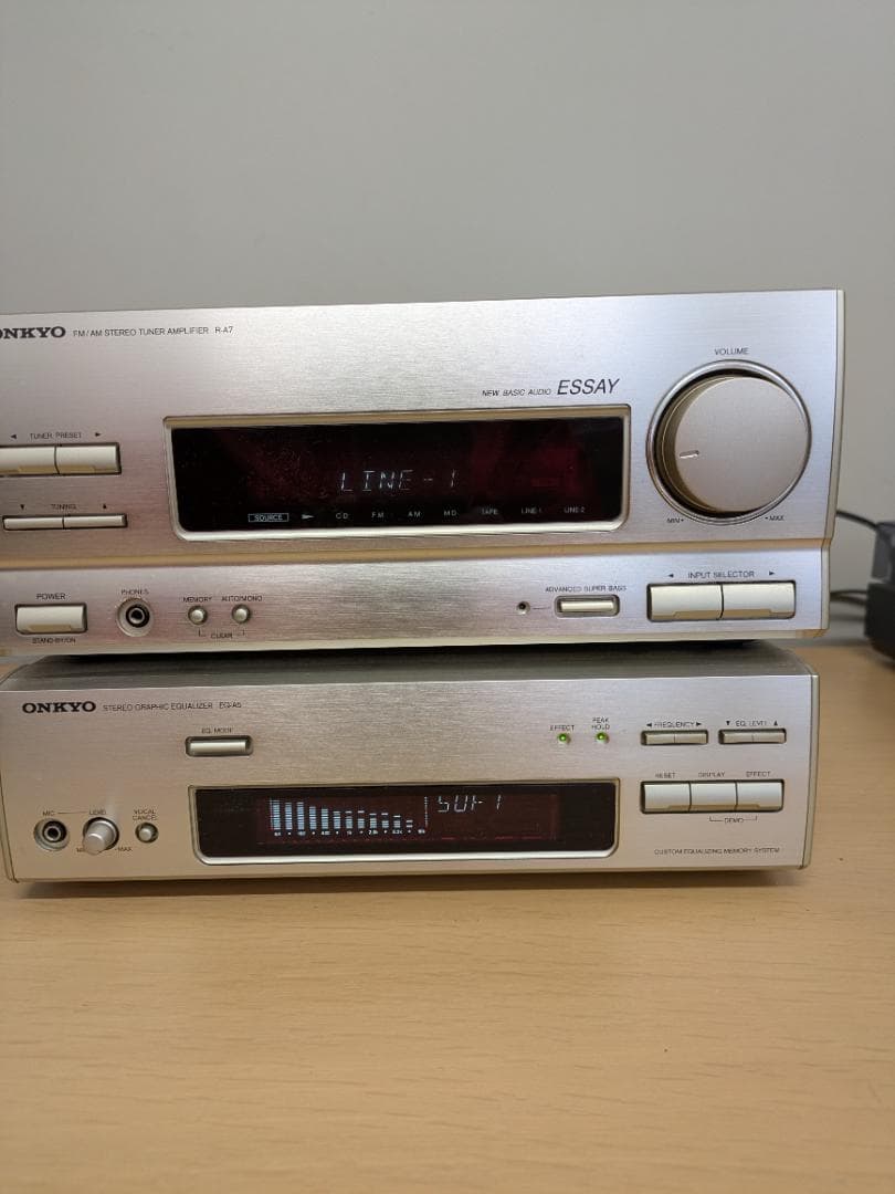 と*ゅ様 オンキョー　Ｒ-A7.ＥＱ-A5 チューナーアンプ、イコライザー