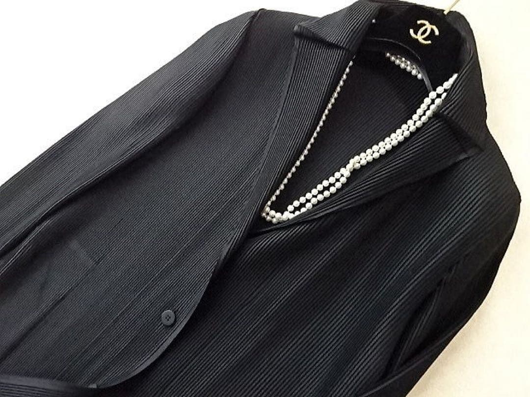 イッセイミヤケ　ロングジャケット　ブラック　プリーツ