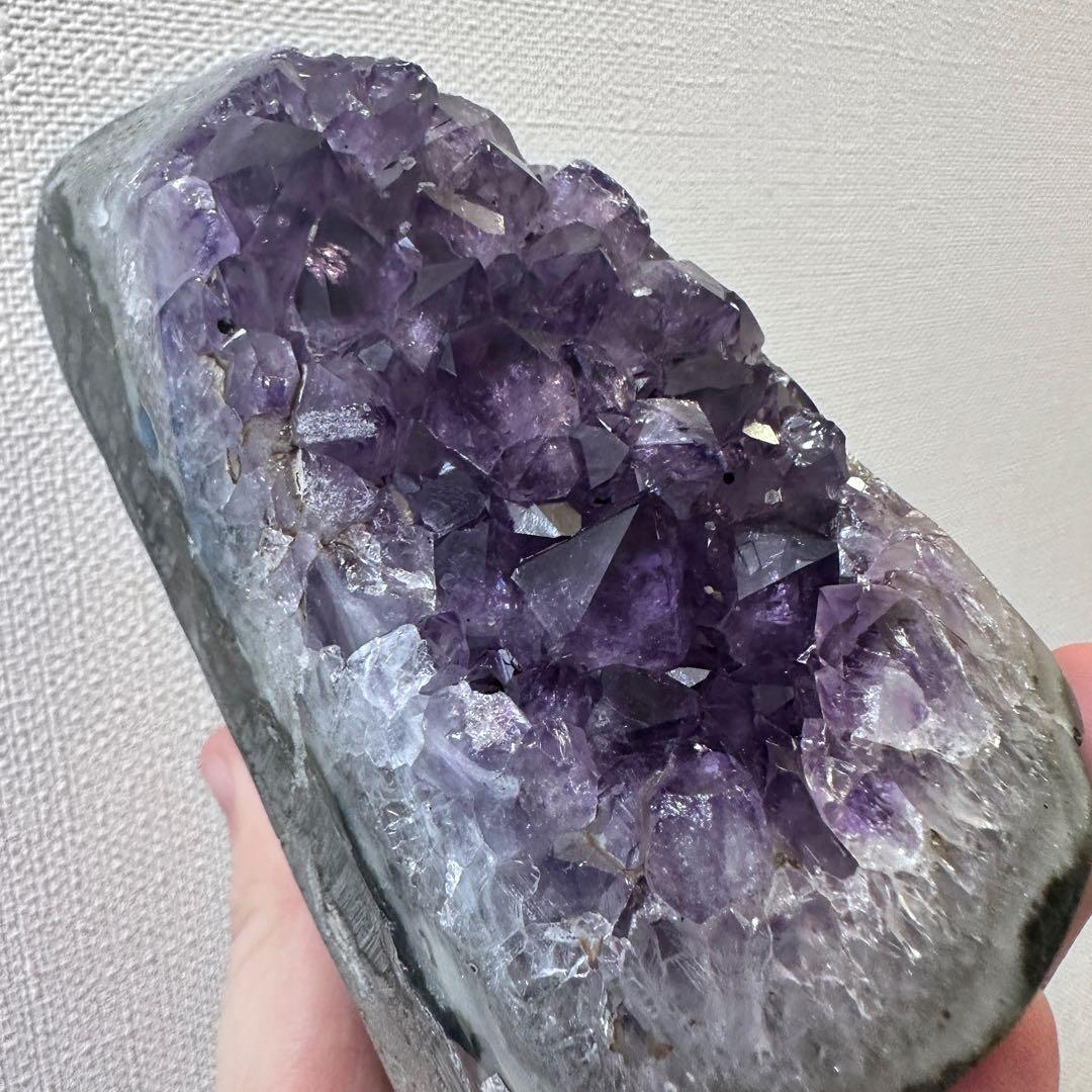 濃紫の煌めきウルグアイ産☆キラキラ☆アメジストクラスターパワーストーンA1088