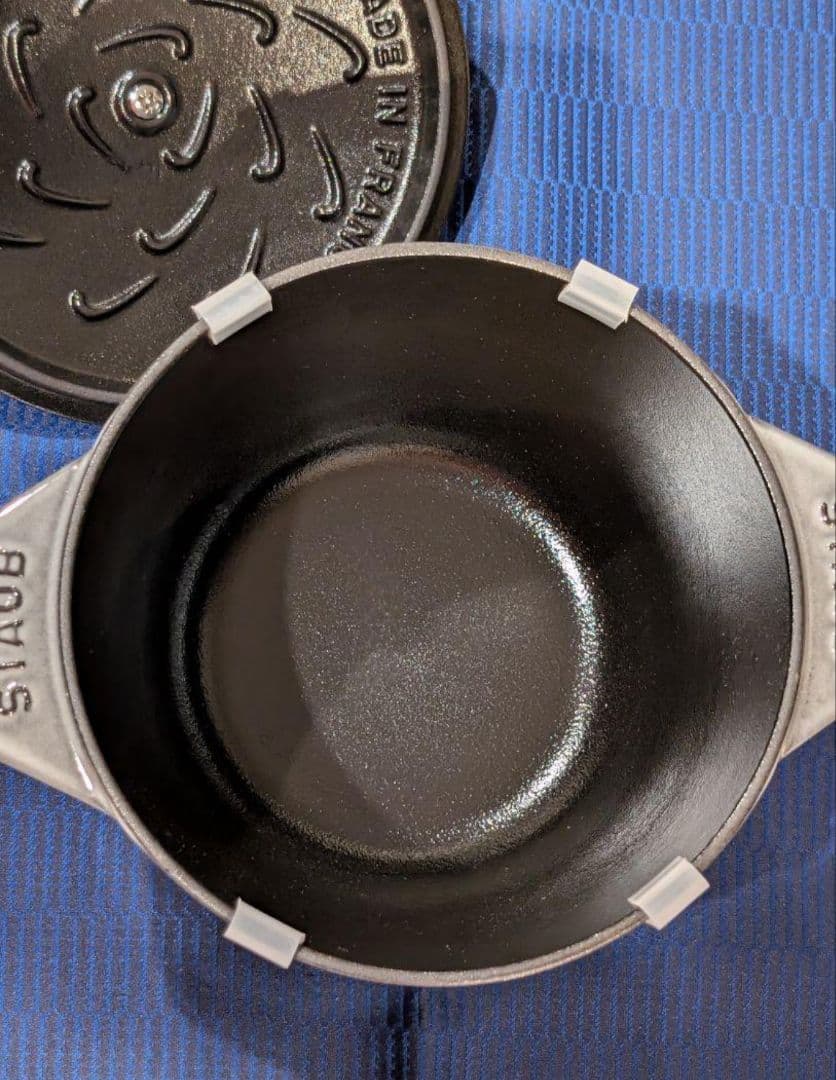 【新品未使用】STAUB 『ラ・ココット de GOHAN』 グレー　M16
