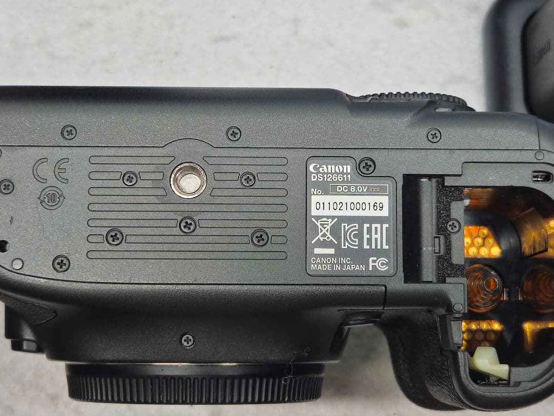 Canon EOS 5Ds R ＋ 300mmズームレンズ付属